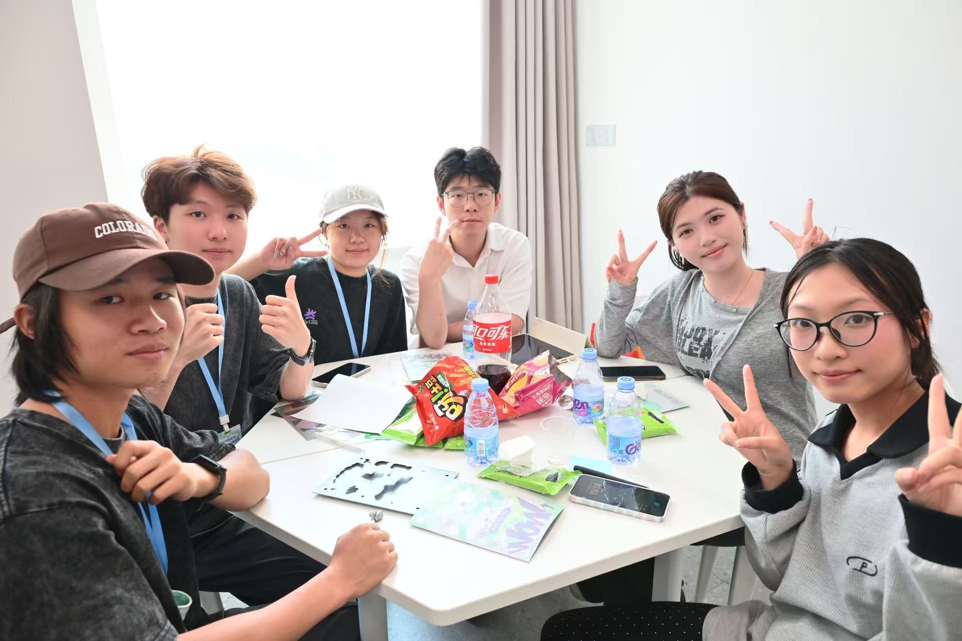 4 月遇见很wow的自己 · 小组围桌交流